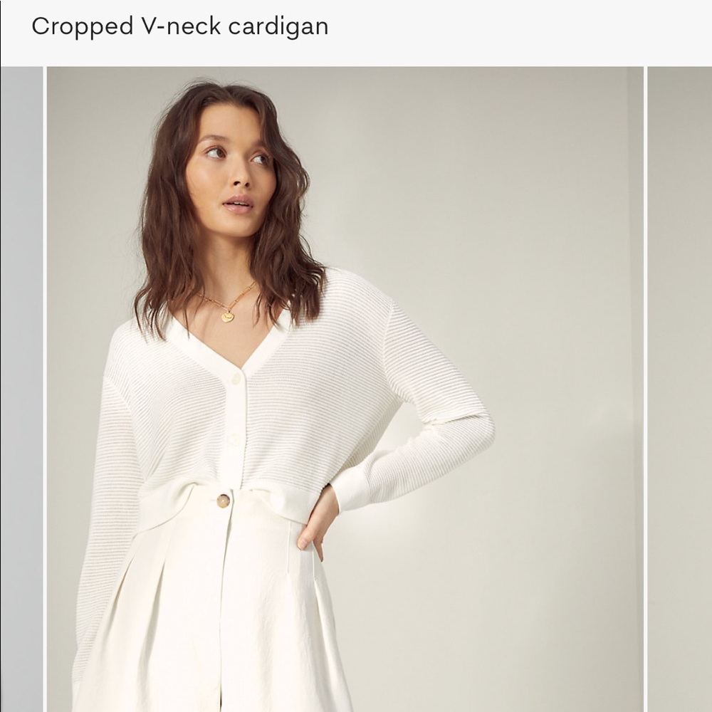 Aritzia Light Cropped V-neck Cardigan